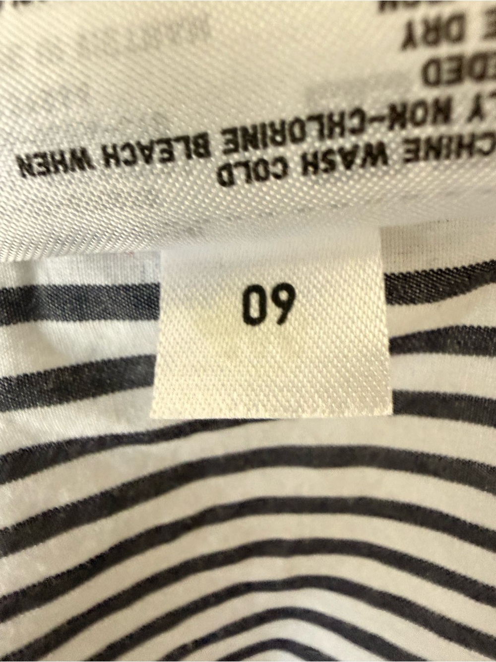 Uniqlo Striped Dark Gray and White Button-Front Shirt Women’s Size L - Picture 12 of 13
